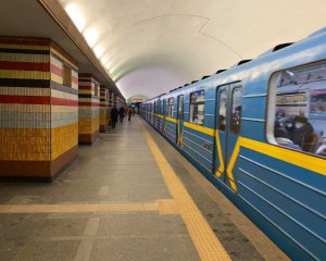 Метрополитен в Киеве возобновил сообщение через Южный мост