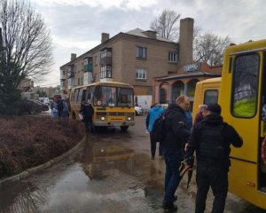 Окупанти блокують гуманітарні вантажі та евакуаційні автобуси до Маріуполя - мер