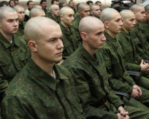 Російським солдатам замість обіцяних грошей дають додаткові вихідні - Міноборони