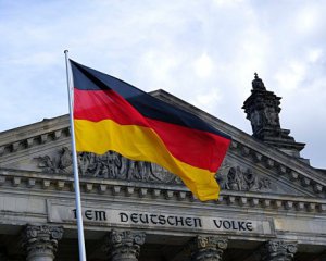 Німеччина висилає 40 російських дипломатів