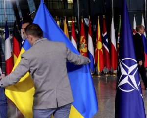 Потрібна зброя, зброя і зброя: Україна просить НАТО про допомогу
