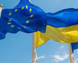 Більше зброї Україні: Порошенко привітав Резолюцію Європарламенту