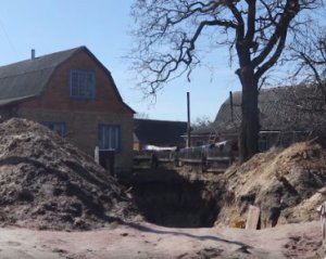 Техніка стояла у дворах - мешканці звільнених сіл розповіли, як ними прикривалися рашисти