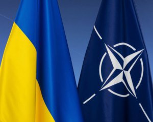 Деякі країни готові допомогти Україні опанувати зброю натівського зразка - Bloomberg