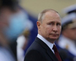 Капітуляція для послаблення санкцій: журналіст Bellingcat спрогнозував переворот в РФ
