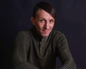 Росіяни викрали ізюмського волонтера та письменника Володимира Вакуленка