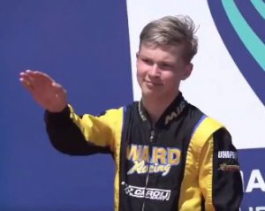 Російський гонщик показав нацистське вітання під час змагань