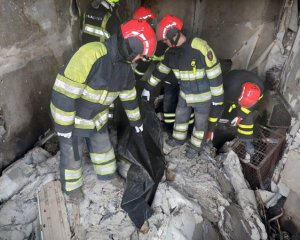 У Бородянці під зруйнованими багатоповерхівками знайшли тіла загиблих