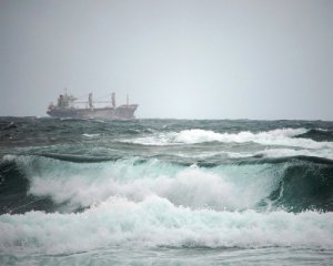 В акваторіях Чорного та Азовського морів активізувалися ворожі кораблі