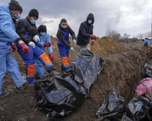 У Маріуполі тіла цивільних спалюють у мобільних крематоріях