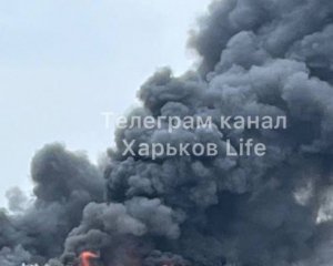 Из-за вражеских обстрелов в Харькове начались масштабные пожары - город накрыло дымом