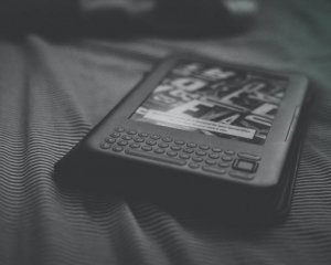 В&#039;ятрович, Бандера й історія створення Моссаду - які електронні книжки читають українці