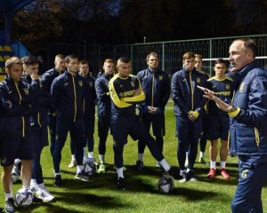 Сборная Украины по футболу в конце апреля выедет в Европу