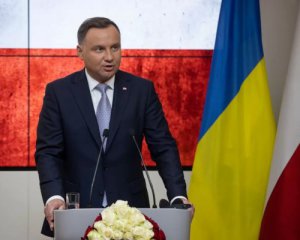 Президент Польши подписал изменения к закону о помощи украинским беженцам