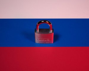 Эксперты отслеживают транспортировку российской нефти, чтобы РФ не обошла санкции