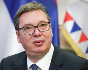 Президент Сербії обвинуватив Україну і одну з країн ЄС у  &quot;мінуванні&quot; авіасуден