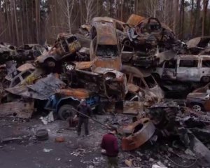 &quot;Так выглядит &quot;русский мир&quot; - в Киевской области показали очередное &quot;кладбище&quot; автомобилей