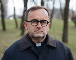 До збору доказів про звірства росіян долучився отець Дебуа, який 20 років розслідував злочини нацистів