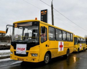 Евакуація з Маріуполя: автобуси виїхали до Запоріжжя