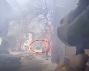 Защитники Мариуполя уничтожили бронетехнику российских террористов