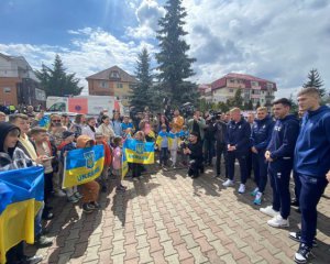 Футболісти &quot;Динамо&quot; відвідали центр для українських біженців у Румунії