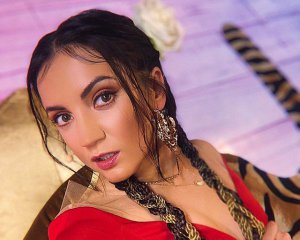 Цибульська сказала, чому не соромно доглядати за собою під час війни: "Немита голова не допомагає"