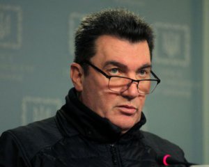 Данілов розсекретив, як доставляли необхідне захисникам Маріуполя