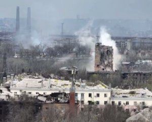 Захисники Маріуполя зняли нове відео у бункері Азовсталі