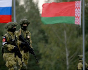 Прикривають кордон: білоруські військові облаштовують інженерні позиції
