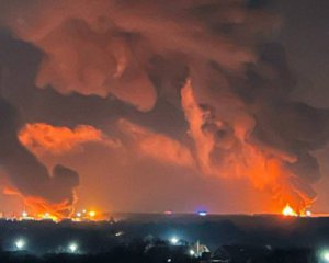Масштабному пожару в Брянске присвоили повышенный ранг: кадры возгорания