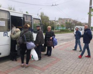 Окупанти обстріляли евакуаційний автобус з людьми