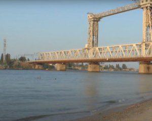 Росія вдруге вдарила по мосту через Дністровський  лиман