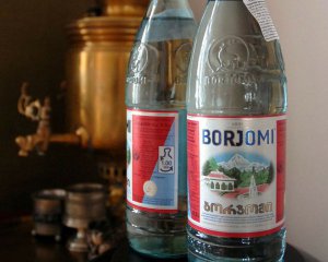 Пізно пити Borjomi: грузинська компанія зупиняє свої заводи через війну