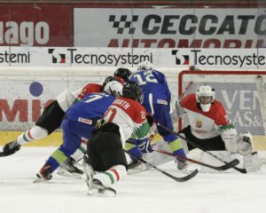 Сборная Украины U-18 по хоккею проиграла Венгрии в важном матче чемпионата мира