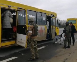 Окупанти розстріляли два евакуаційні автобуси у Попасній