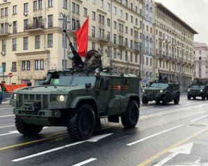 Росії бракує техніки та військових для параду 9 травня - ВВС