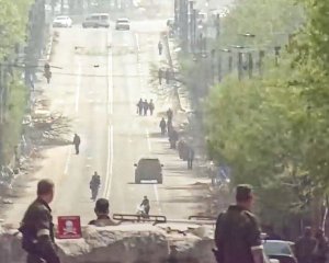 Более 600 раненых под бомбами ждут спасения: Азовсталь показали на видео с дрона
