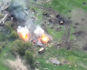 Взрывается и разлетается: показали эпическое видео уничтожения российских боеприпасов