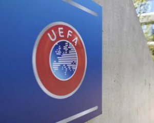 Футбол последовал за кораблем. УЕФА официально забанил клубы и сборные России