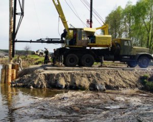 Біля Києва будують новий тимчасовий міст