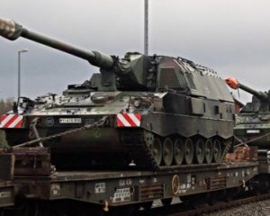 Германия поставит Украине семь самоходных пушек Panzerhaubitzen 2000