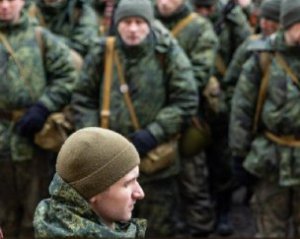 Подготовка четыре дня: Путин гонит срочников в Украину