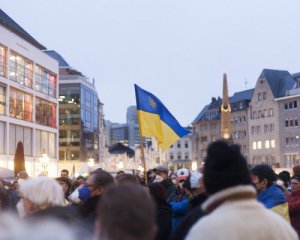В Берлине разрешили использовать украинскую символику 9 мая – но в течение ограниченного времени