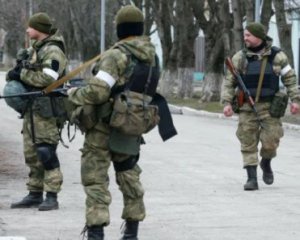 Российские захватчики в Запорожской области готовятся к 9 мая: грабят, забирают паспорта, роют траншеи