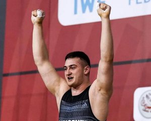 С новым рекордом. Украинец Гоза стал чемпионом мира по тяжелой атлетике