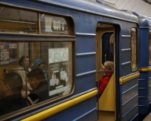 В Киеве возобновят оплату за проезд в метро и наземном транспорте