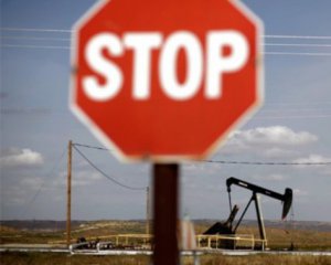 Нефтяное эмбарго должно быть частью санкций против России - Зеленский