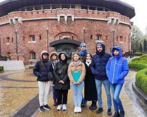 Біженці знімають стрес на безкоштовних екскурсіях