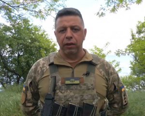 У Чорному морі стоять дві десантні групи, але шторм не дає їм висадитися