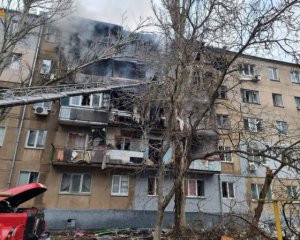 Окупанти стріляли по Миколаєву: 20 будинків зруйновано, один повністю згорів